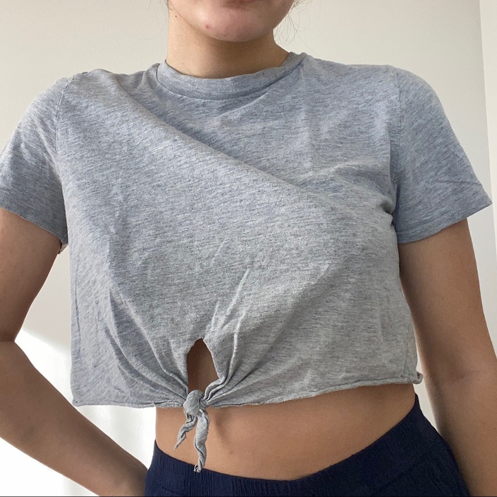 cropped/tied grey top from topshop!!